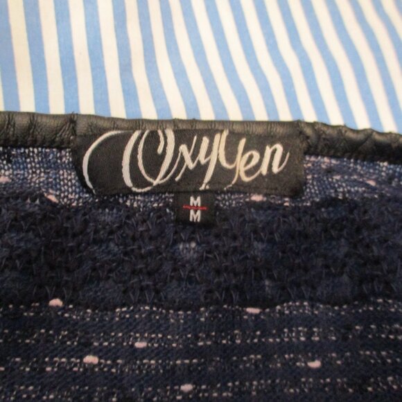 ๐งต Oxygen Navy Textured Long Sleeve Top โ Size M - Picture 6 of 7